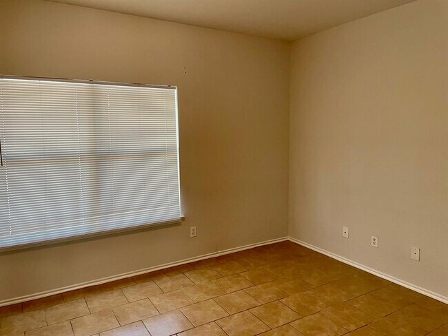 Building Photo - 112 Cowboy Cove