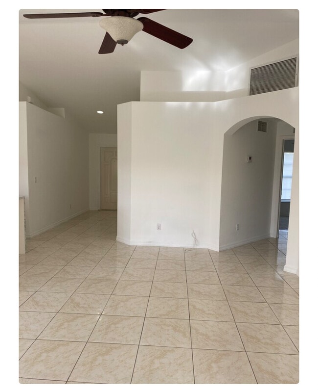 Building Photo - 2813 3rd St SW