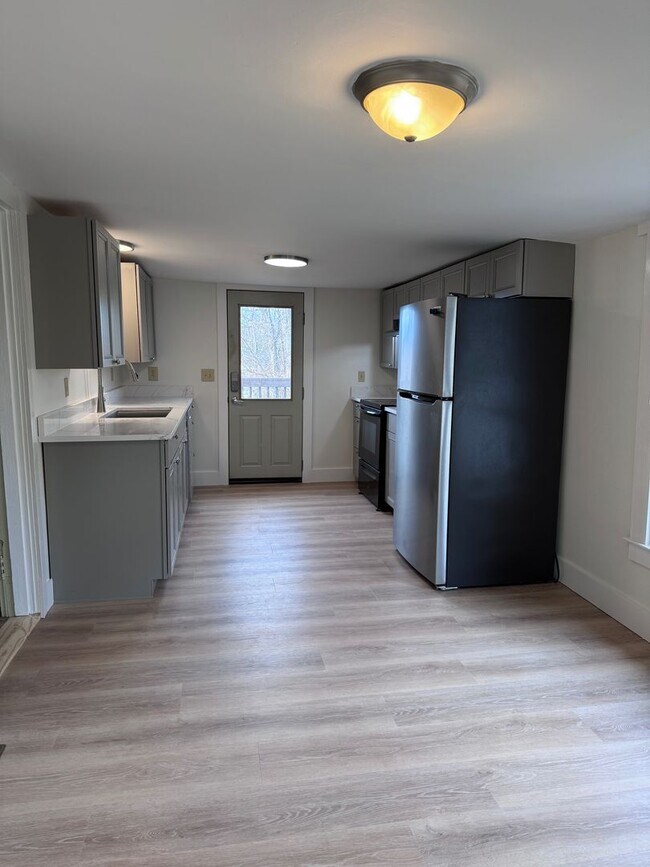 Building Photo - Woodfin - 1920's Cottage