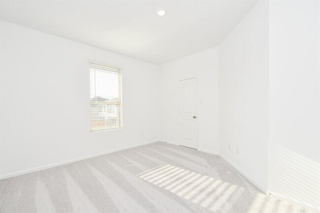 Building Photo - 5459 Holly Hvn Ct
