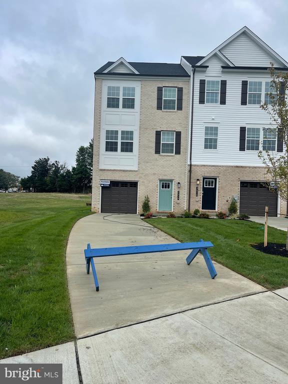 Building Photo - 7514 Daybreak Dr