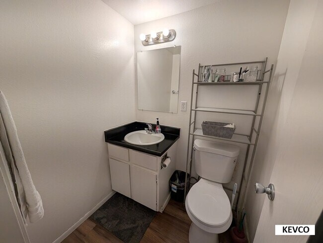 Building Photo - Great Townhome Near Horsetooth Resevoir!