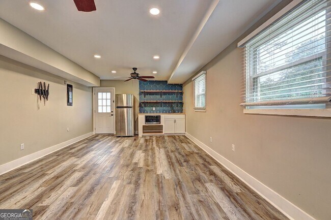 Building Photo - 1675 Bouldercliff Ct SE