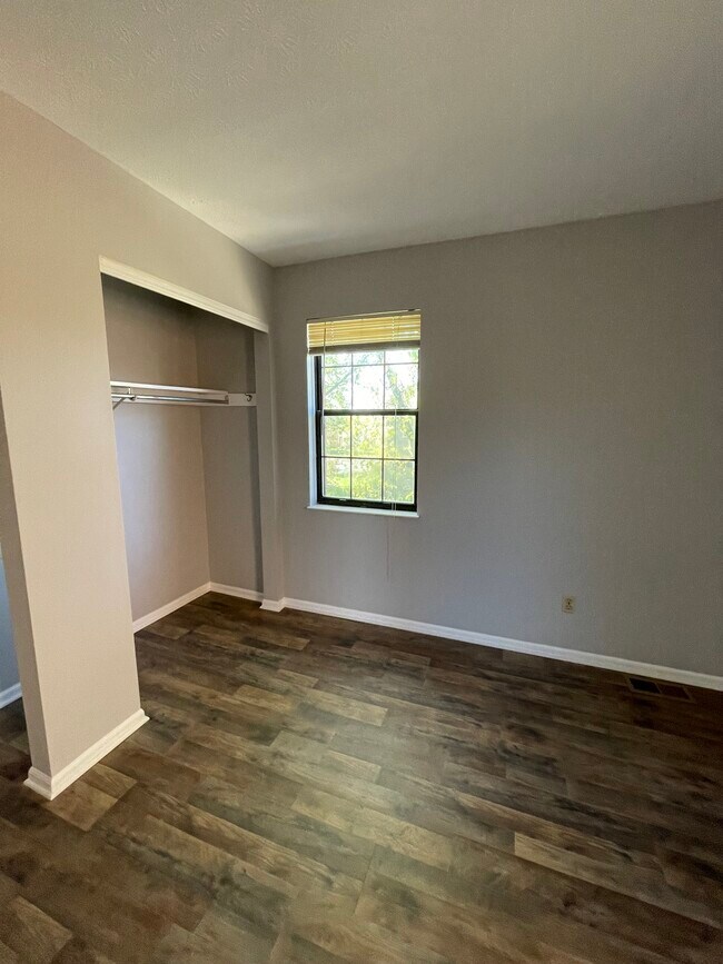 Building Photo - 6455 Brookedge Ct