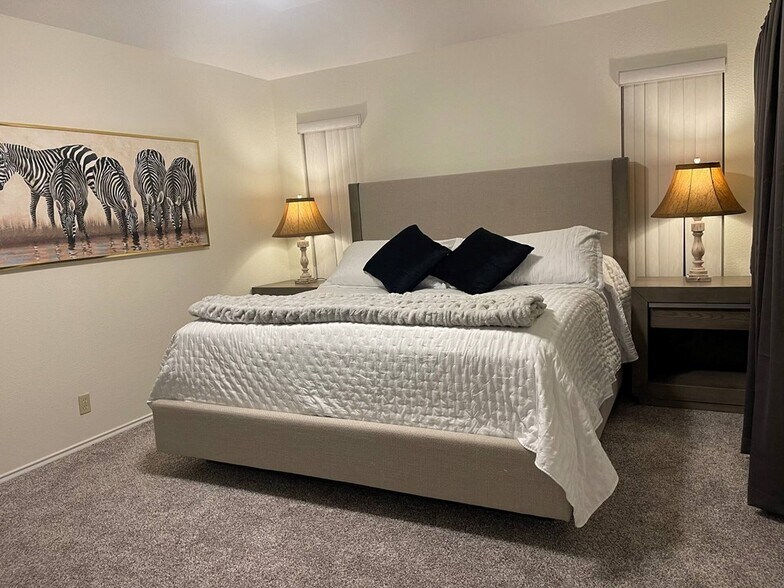 Building Photo - 33 Cibola Ct