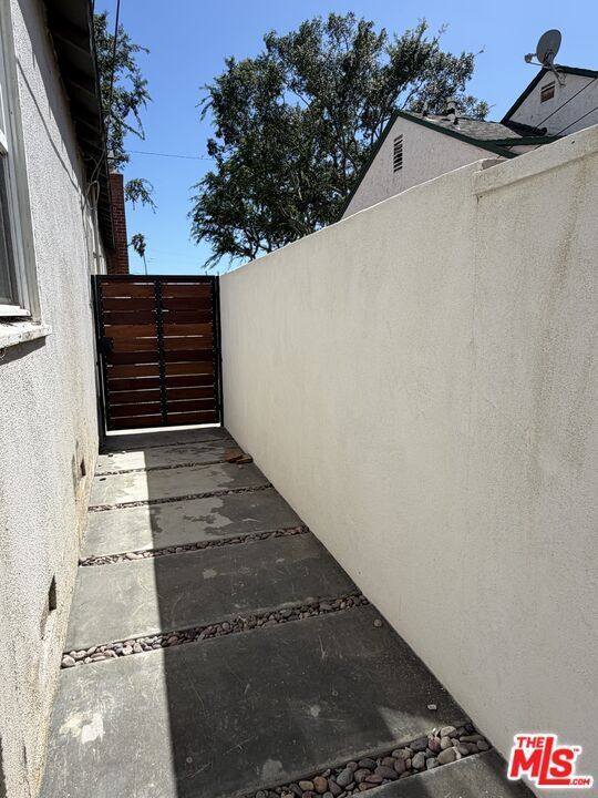 Building Photo - 2715 W 95th St