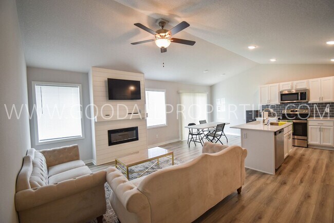 Building Photo - Beautiful Clive Home in Waukee Schools | Quartz Counters & 2-Car Garage