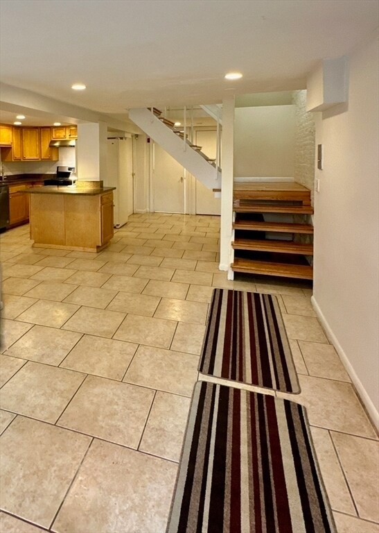 Building Photo - 12 Follen St