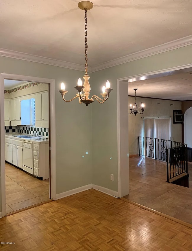 Building Photo - Spacious 4 Bed 2.5 Bath Home with 2-Car Garage & Fenced Yard in Jacksonville, FL