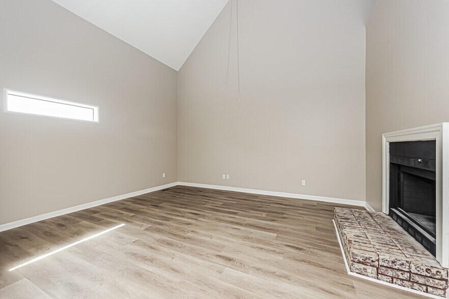 Building Photo - 110 Bland Dr
