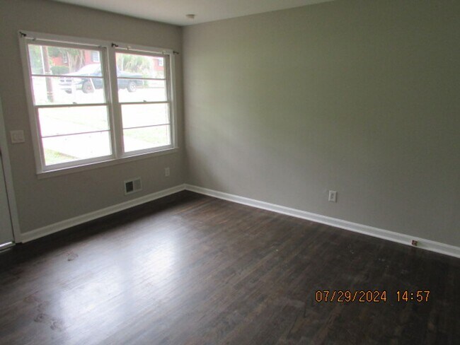 Building Photo - Close to Shaw AFB