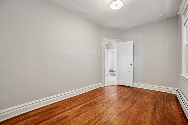 Building Photo - 78 W 6th St