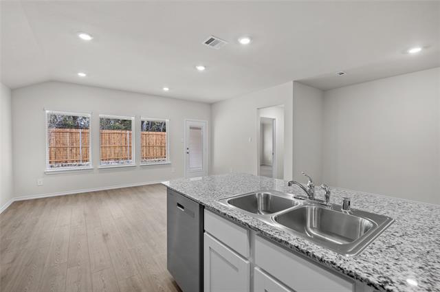 Building Photo - 4318 Carnation Dr