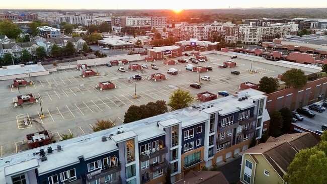 Building Photo - 300 Magnolia Ave