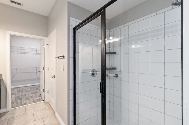 Building Photo - Beautiful 4/2.5 Townhome For Rent in Harmony