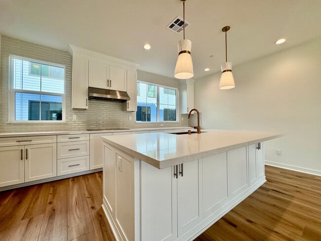 Building Photo - BRAND NEW 4 BED, 3.5 BATHS, 2070 SQ FT TOWNHOME BY KH HOMES