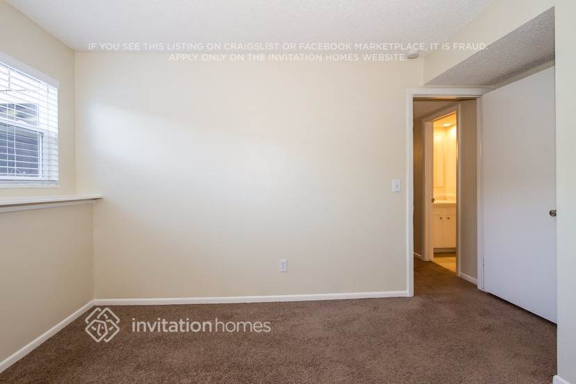 Building Photo - 455 Hickory Pl