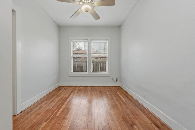 Building Photo - August Move In! Fantastic 3 Bed, 2 Bath in Bryan