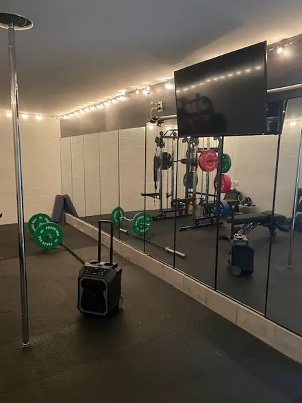 Building Photo - 9626 12th View St