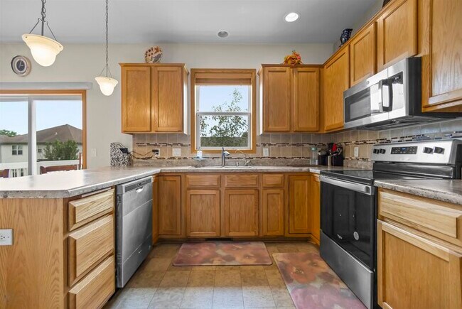 Building Photo - 1206 Meadow Sweet Dr