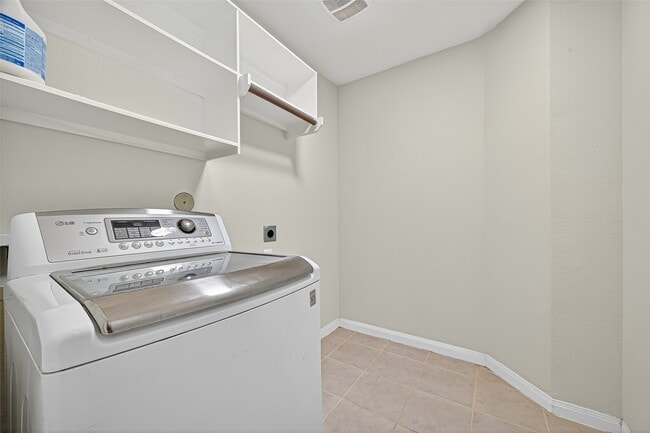 Building Photo - 17506 Waeback Dr