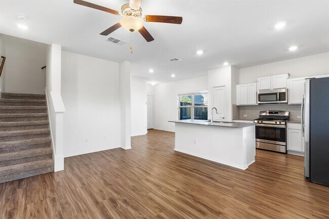 Building Photo - 189 Andross Ln