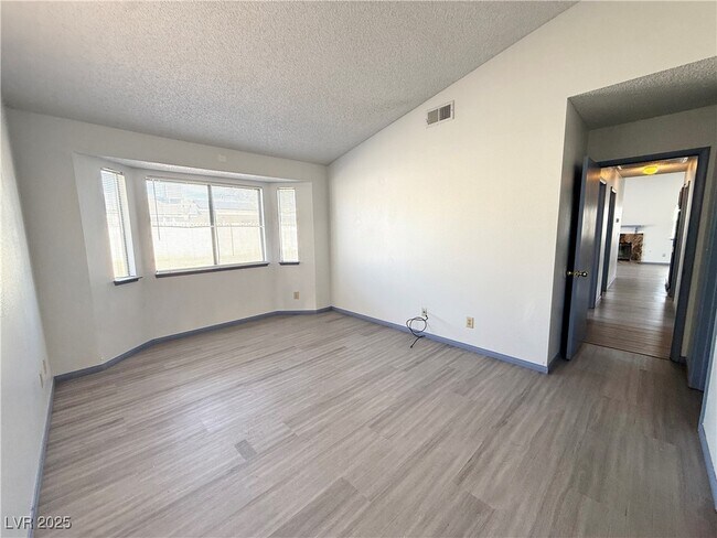 Building Photo - 5876 Filmore Ave