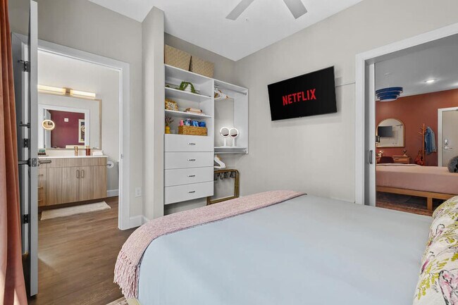 Building Photo - 641 Division St