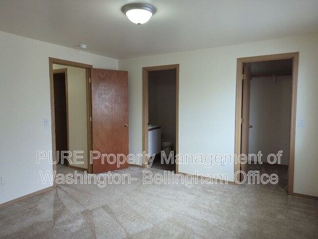 Building Photo - 413 Rowland Rd