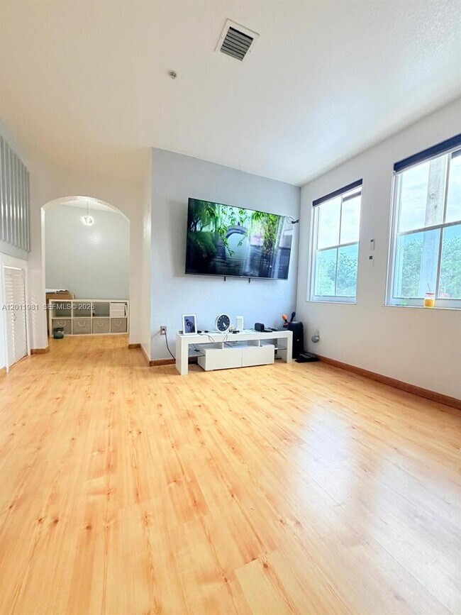 Building Photo - 4435 SW 160th Ave