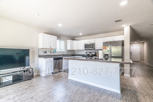 Building Photo - 10423 Legacy Cv