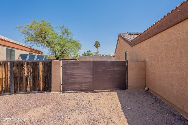 Building Photo - 8515 Placita De Lorena