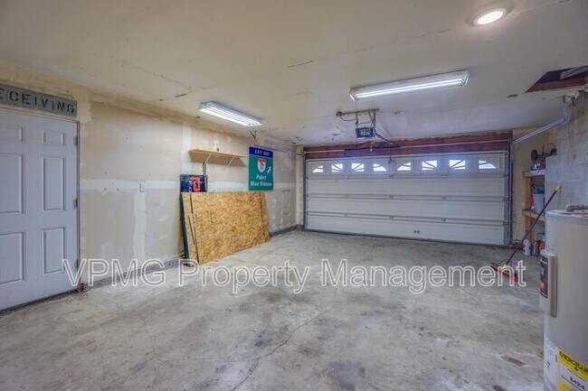 Building Photo - 3513 NE 135th Ave