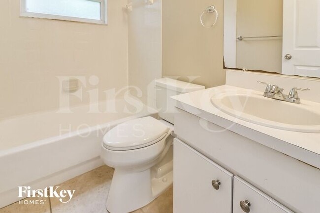 Building Photo - 28635 Fairweather Dr