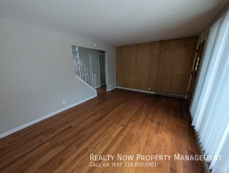 Building Photo - 13604 Oak Park Blvd