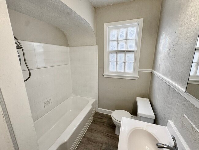 Building Photo - 3472 Hadley Rd