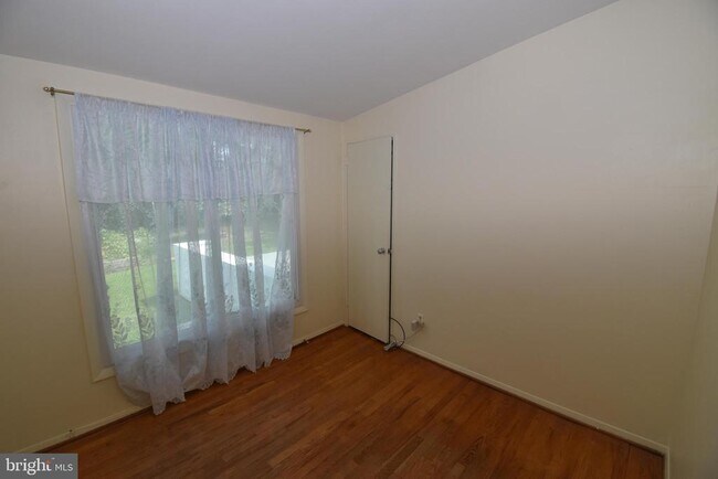 Building Photo - 6518 Byrnes Dr