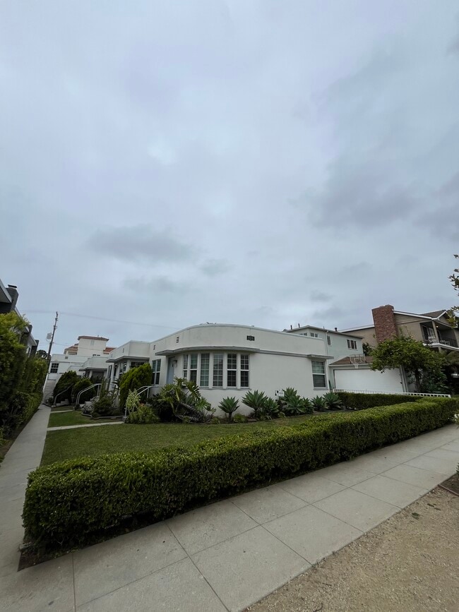 Building Photo - 934 16th St