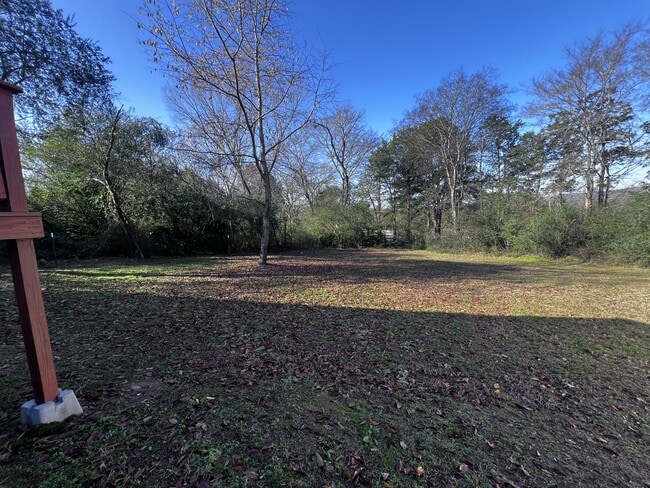 Building Photo - 805 Ray Rd