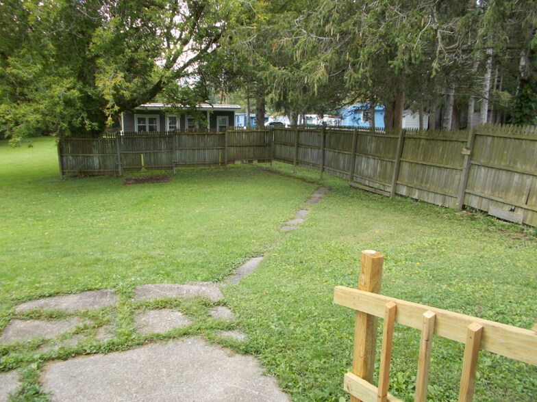 Building Photo - 265 US-11