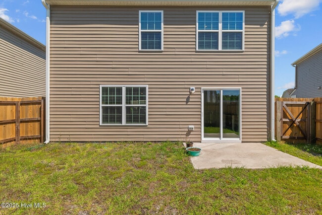 Building Photo - 200 Walton Dr