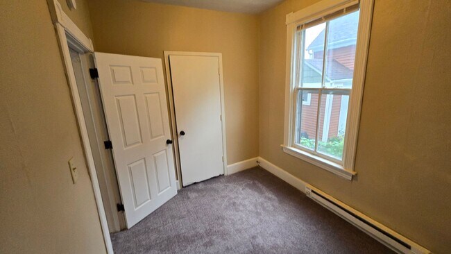 Building Photo - 908 Lafond Ave