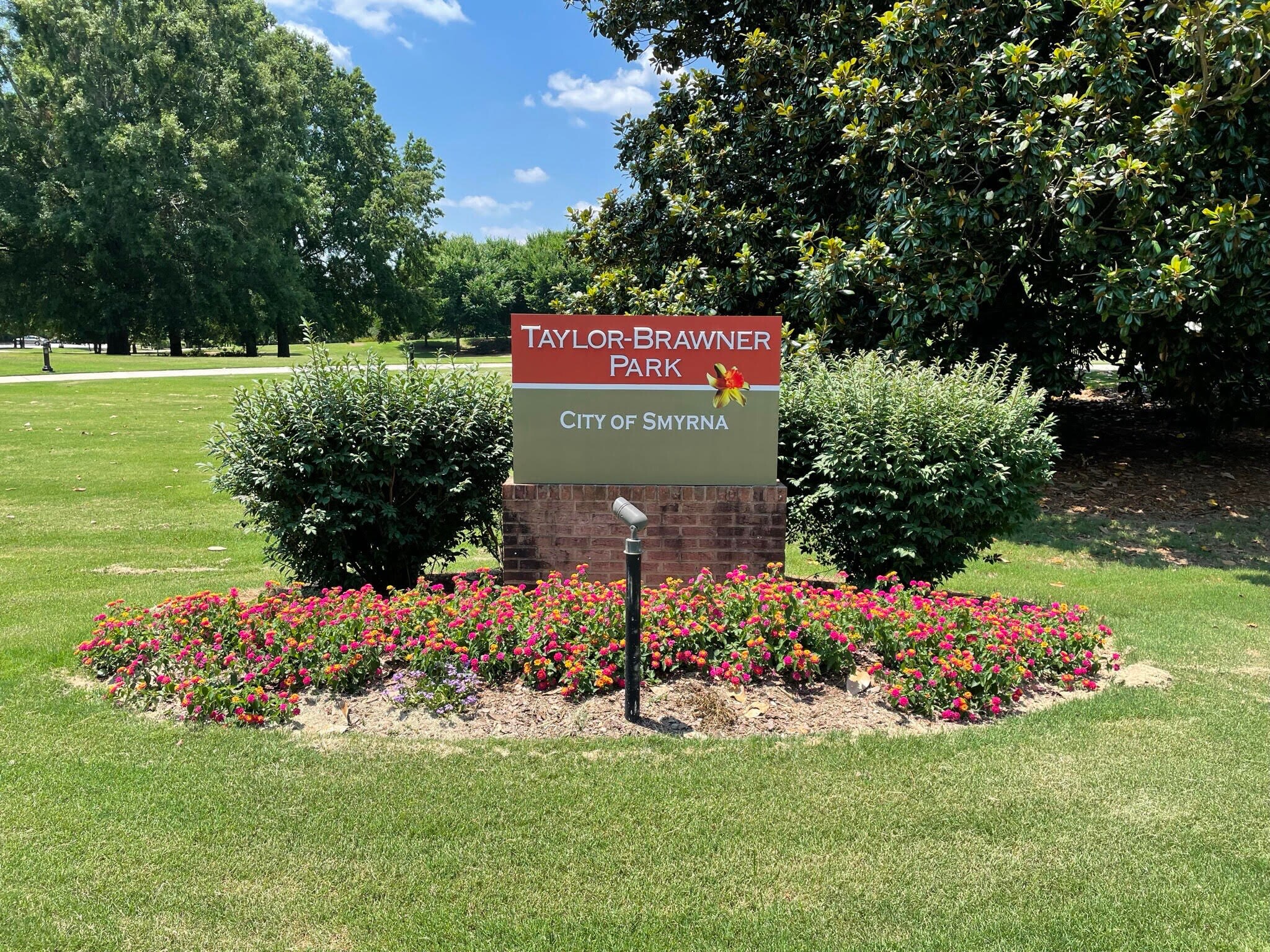 Building Photo - 22 Villa Ct SE