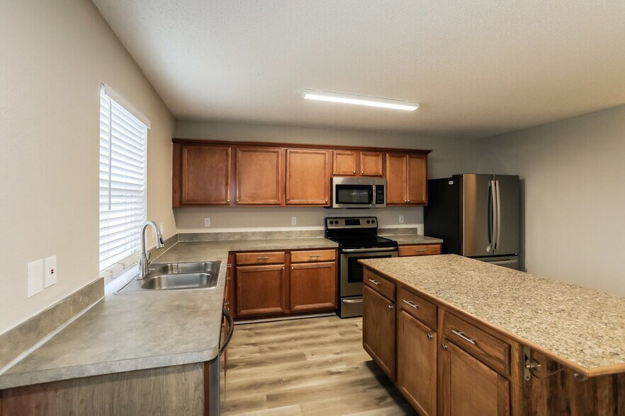 Building Photo - 10173 Chapel Springs Trail