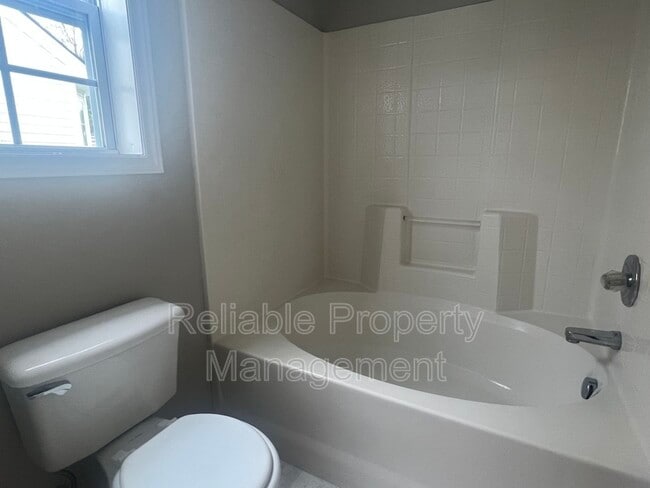 Building Photo - 5152 Limewood St