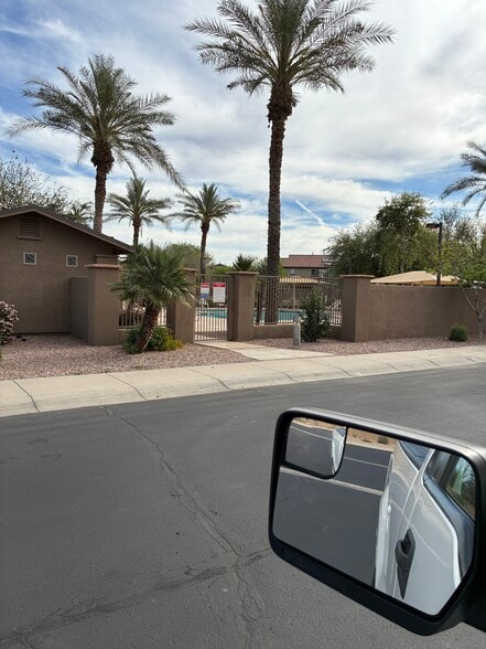 Building Photo - 1370 E Joseph Way