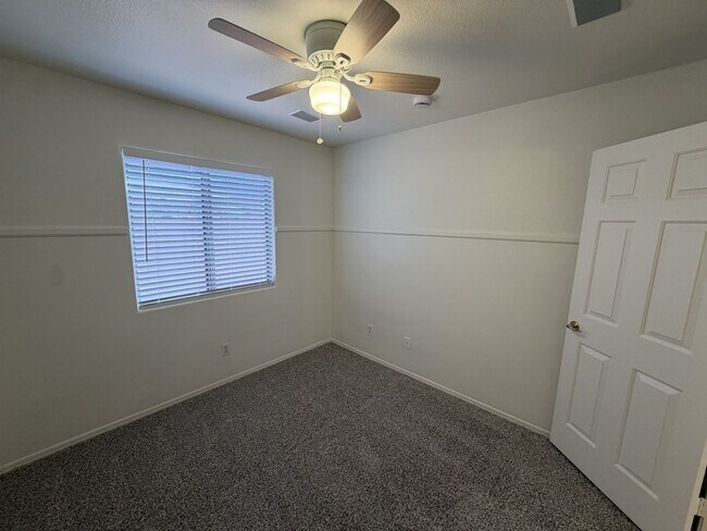 Building Photo - 3816 S 74th Dr
