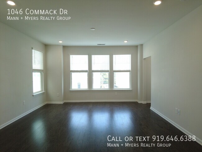 Building Photo - 1046 Commack Dr