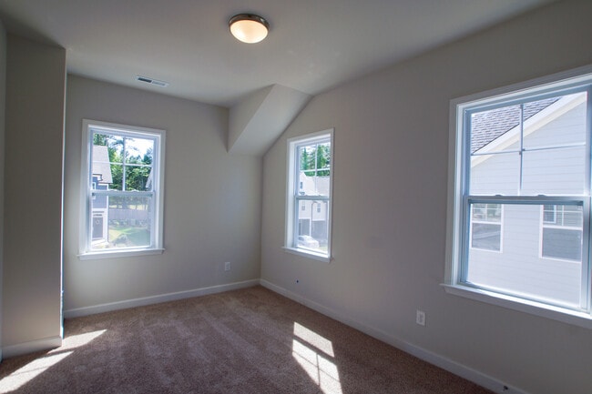 Building Photo - 313 Conrad Ln