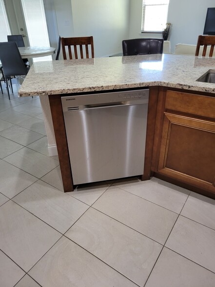 Samsung Dishwash - 116 Sunrise Hill Ln